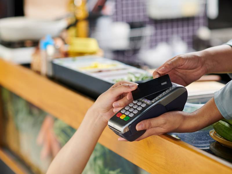 How Can Merchants Benefit From Credit Card Processing?